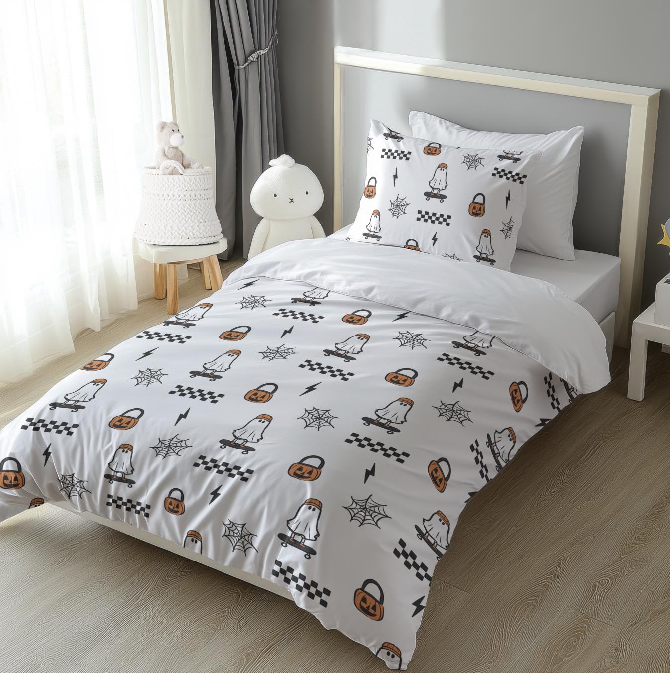 Ghost - Skateboard, Bedding, Duvet Covers, Fitted Sheets, Retro Ghost Halloween bedding, Halloween Spooky Ghost Bedding, Kids Bedding